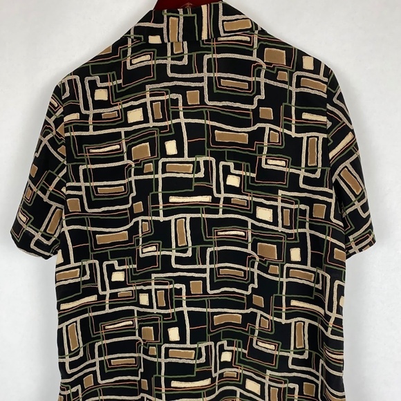 Vintage Kathy Che Geometric Short Sleeve Button Down Blouse Top Medium EUC - Picture 3 of 5